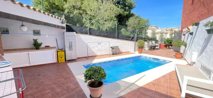 Sale of townhouse in Estepona 0