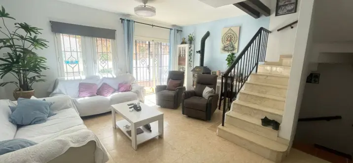 Sale of townhouse in Estepona 2
