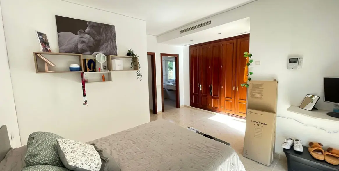 Sale of townhouse in Estepona 14