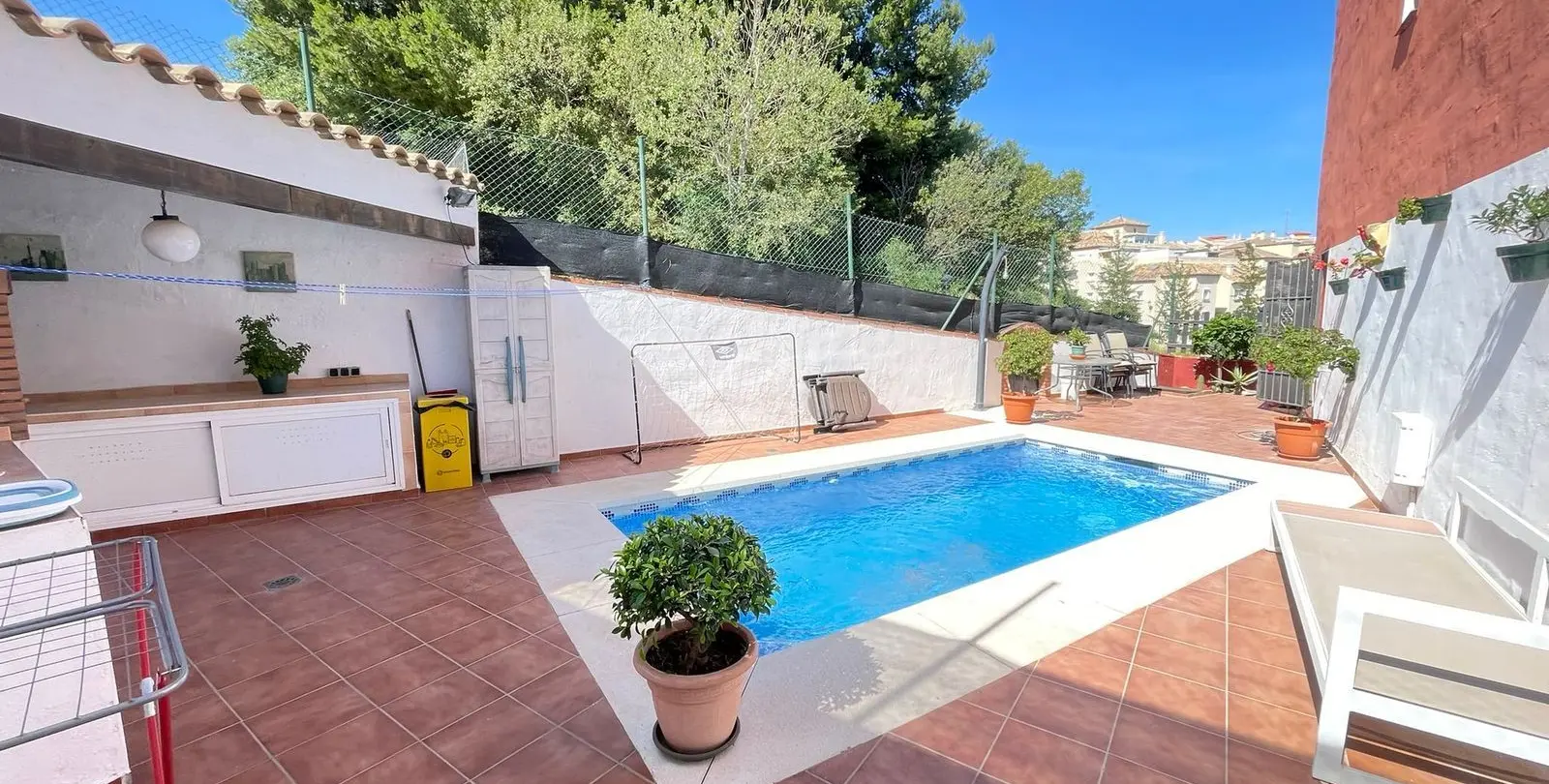 Sale of townhouse in Estepona 1