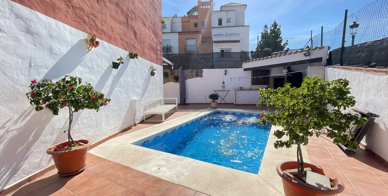 Sale of townhouse in Estepona 2
