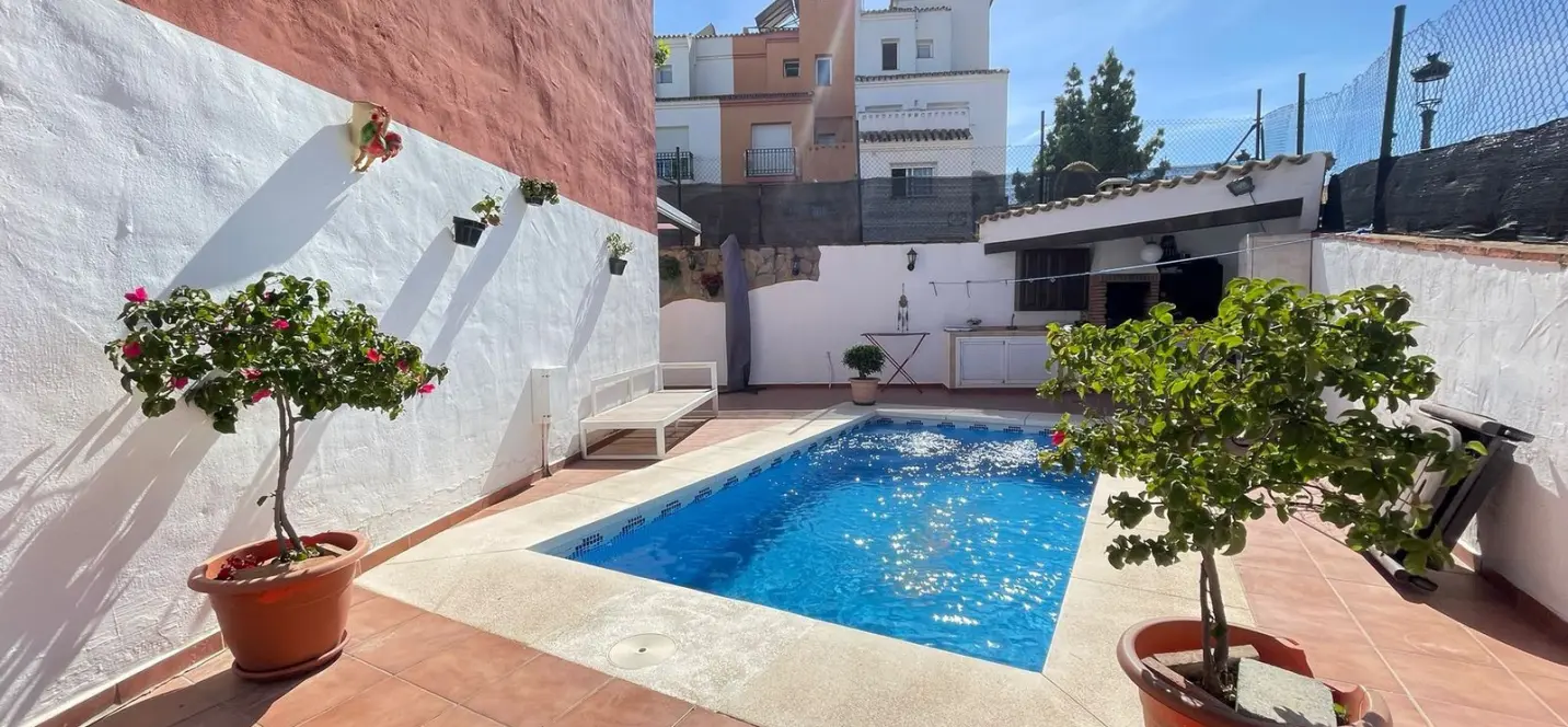 Продажа таунхауса в Estepona 1