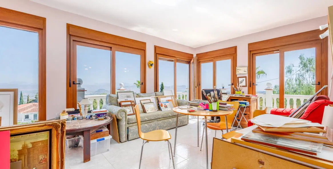 Продажа  отдельно стоящей виллы в Alhaurín el Grande 36