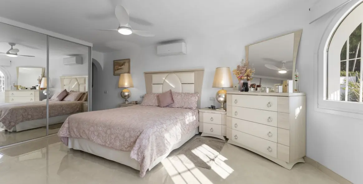 Sale of detached villa in Mijas 5