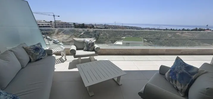 Sale of middle floor apartment in Selwo 2