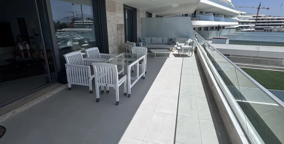 Sale of middle floor apartment in Selwo 4