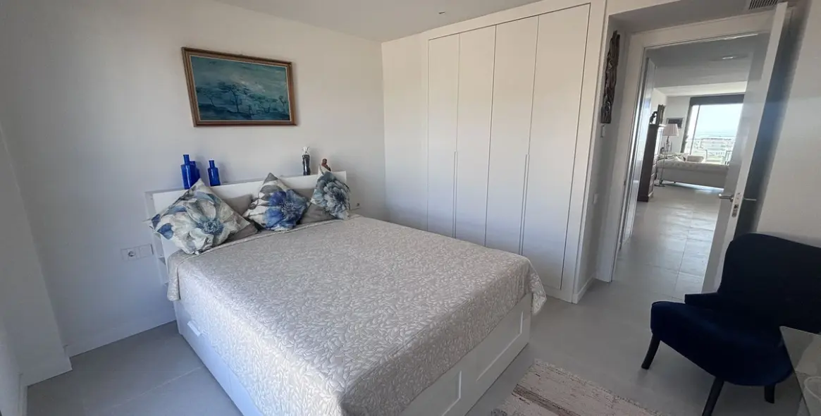 Sale of middle floor apartment in Selwo 21