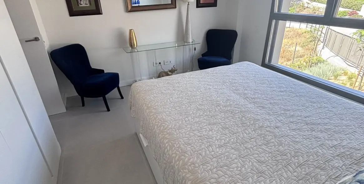 Sale of middle floor apartment in Selwo 22