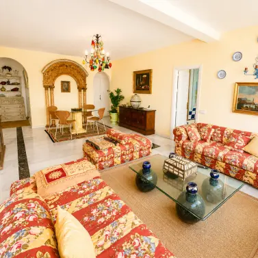 Venta de apartamento en planta baja en Puerto Banús