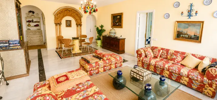 Venta de apartamento en planta baja en Puerto Banús 1