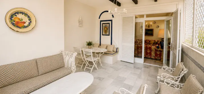 Venta de apartamento en planta baja en Puerto Banús 3