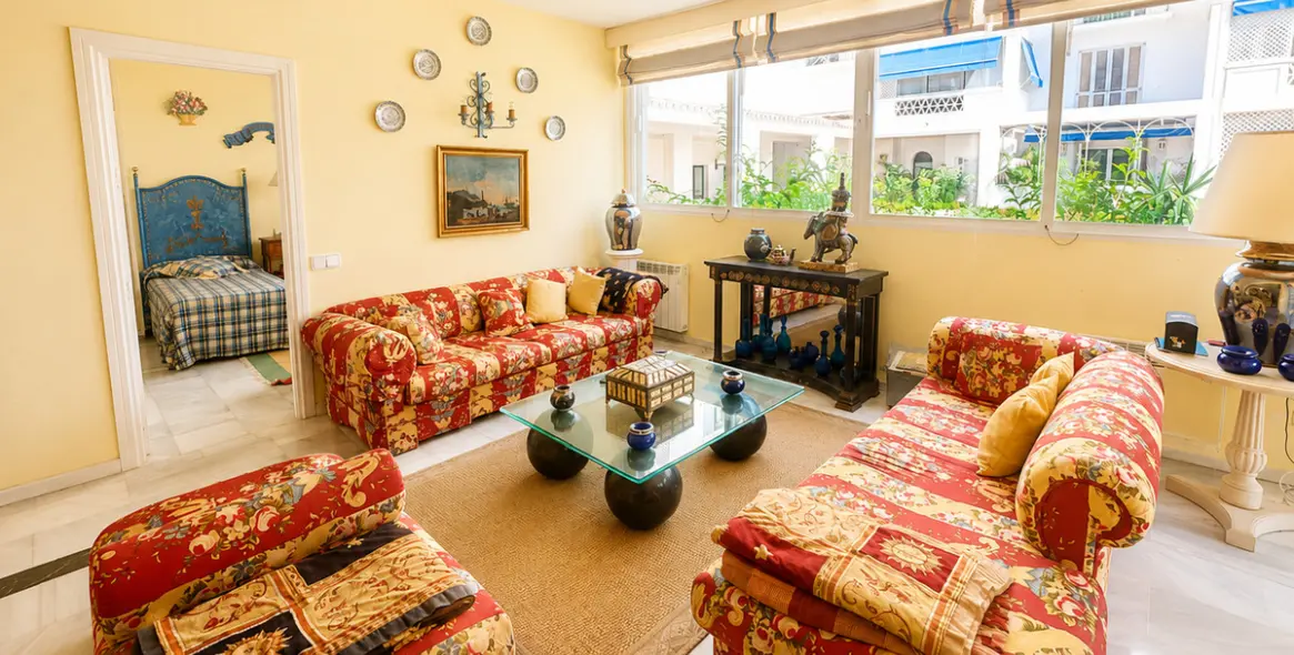 Venta de apartamento en planta baja en Puerto Banús 7