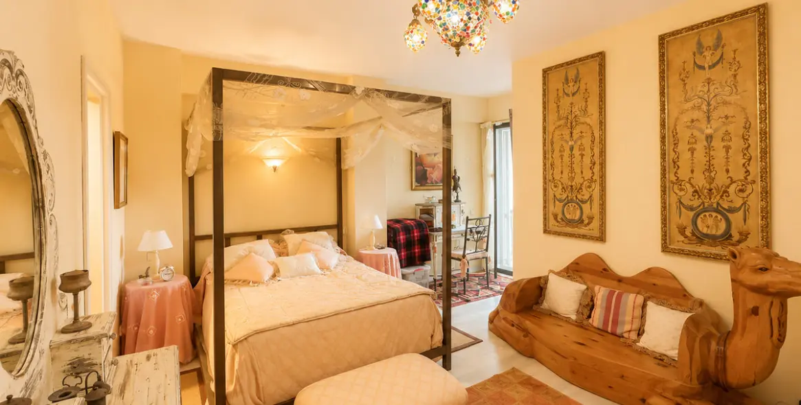 Venta de apartamento en planta baja en Puerto Banús 14