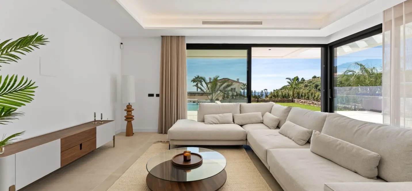 Sale of detached villa in Mijas 1