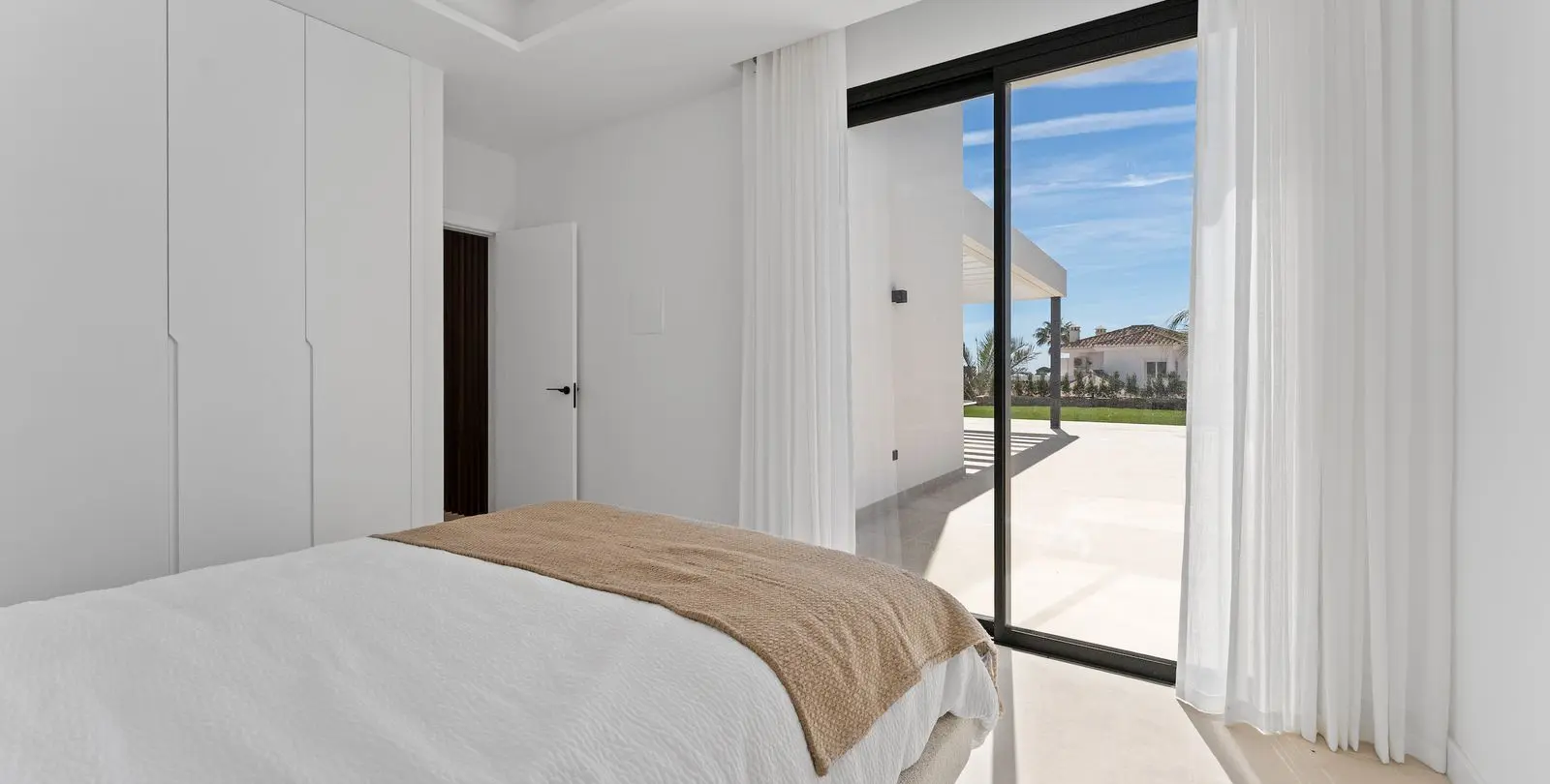 Sale of detached villa in Mijas 35