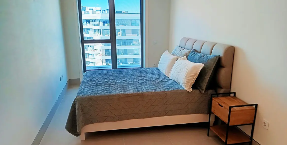 Venta de apartamento en planta media en Málaga 28