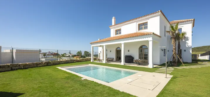 Venta de villa independiente en Estepona 1