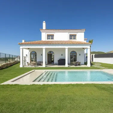 Venta de villa independiente en Estepona