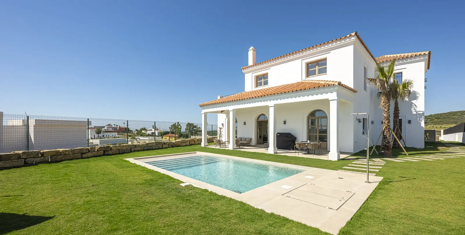 Venta de villa independiente en Estepona 2