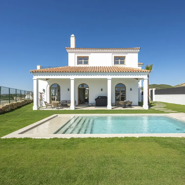 Продажа  отдельно стоящей виллы в Estepona
