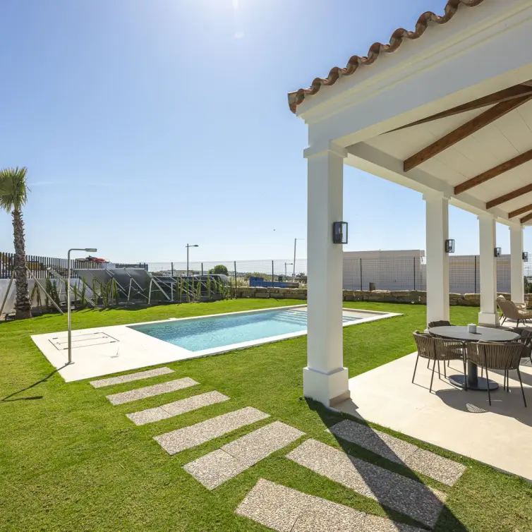 Продажа  отдельно стоящей виллы в Estepona