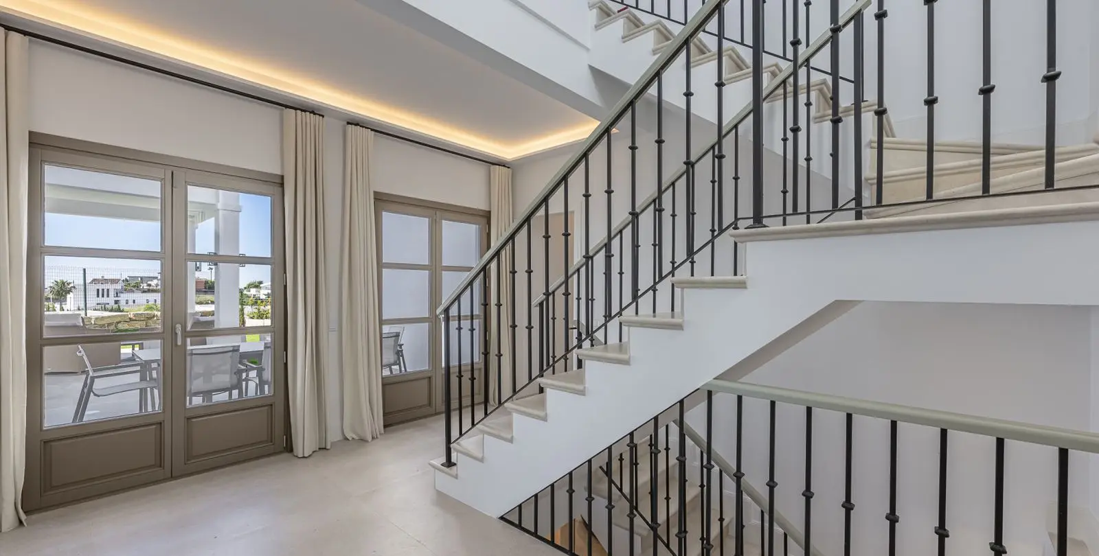 Venta de villa independiente en Estepona 25