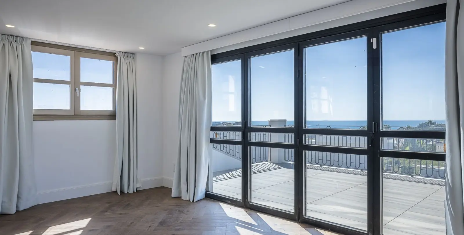 Venta de villa independiente en Estepona 30