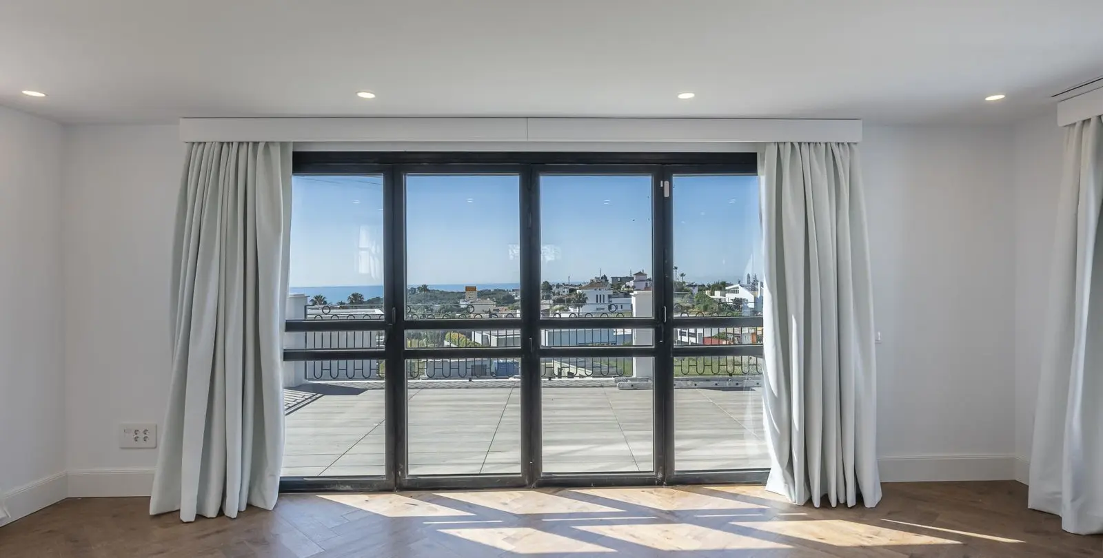 Venta de villa independiente en Estepona 31
