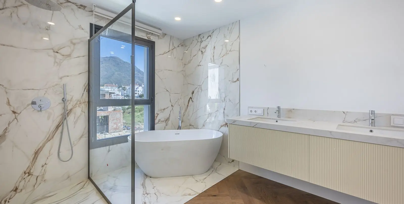 Venta de villa independiente en Estepona 34