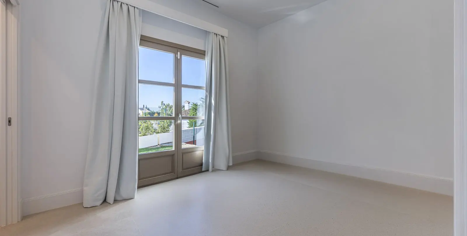 Venta de villa independiente en Estepona 41