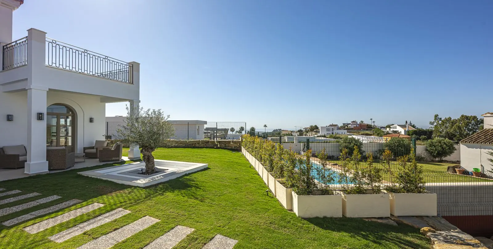 Venta de villa independiente en Estepona 75