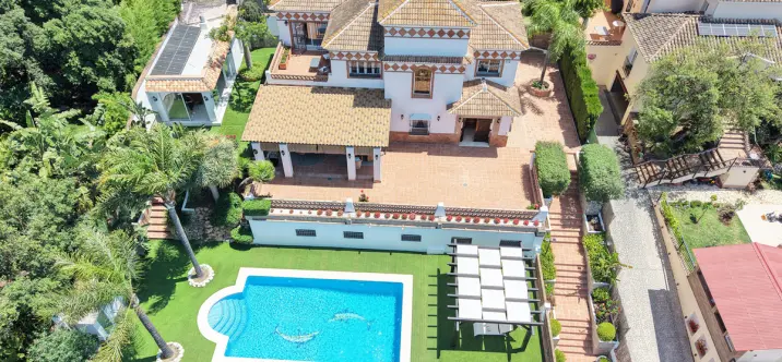 Venta de villa independiente en Elviria 0