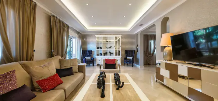 Venta de villa independiente en Elviria 2