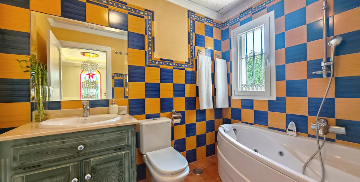 Venta de villa independiente en Elviria 23