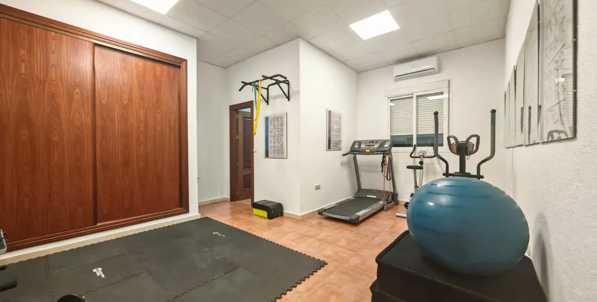 Venta de villa independiente en Elviria 43