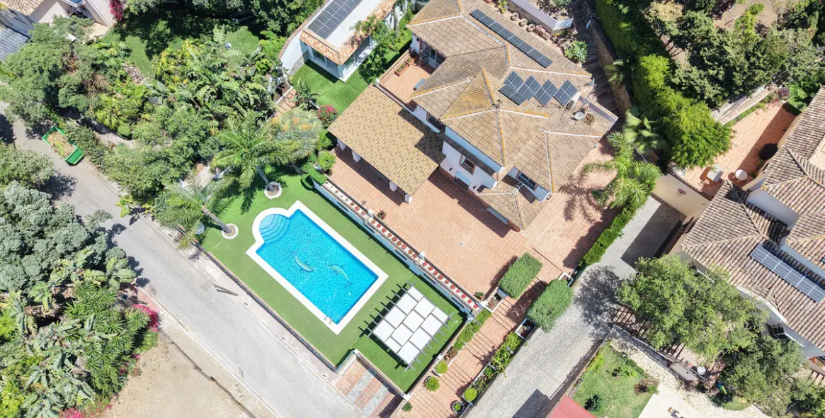 Venta de villa independiente en Elviria 53
