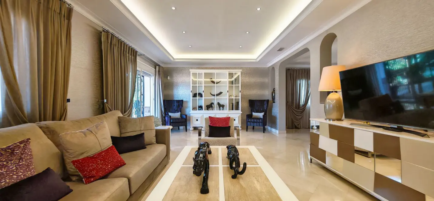 Venta de villa independiente en Elviria 2