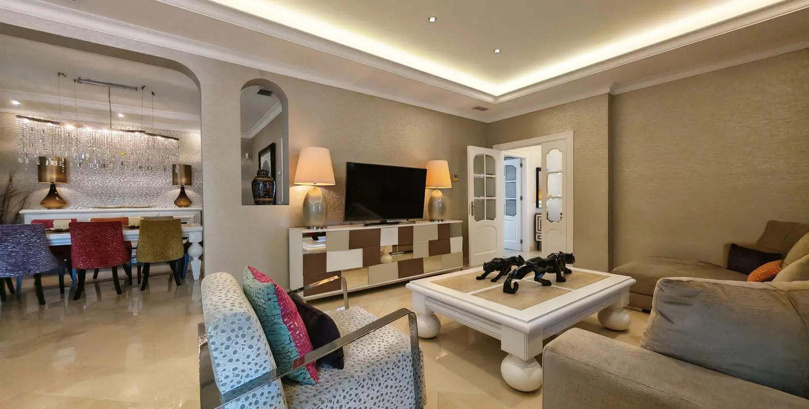 Продажа  отдельно стоящей виллы в Elviria 5