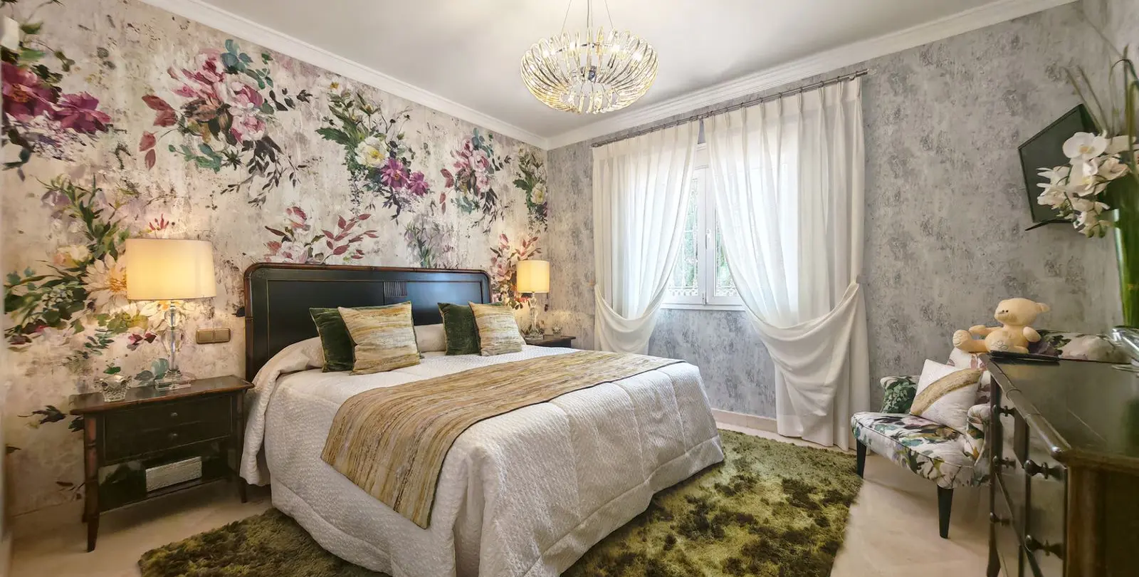 Продажа  отдельно стоящей виллы в Elviria 24