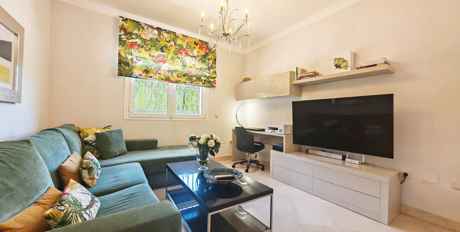 Продажа  отдельно стоящей виллы в Elviria 25