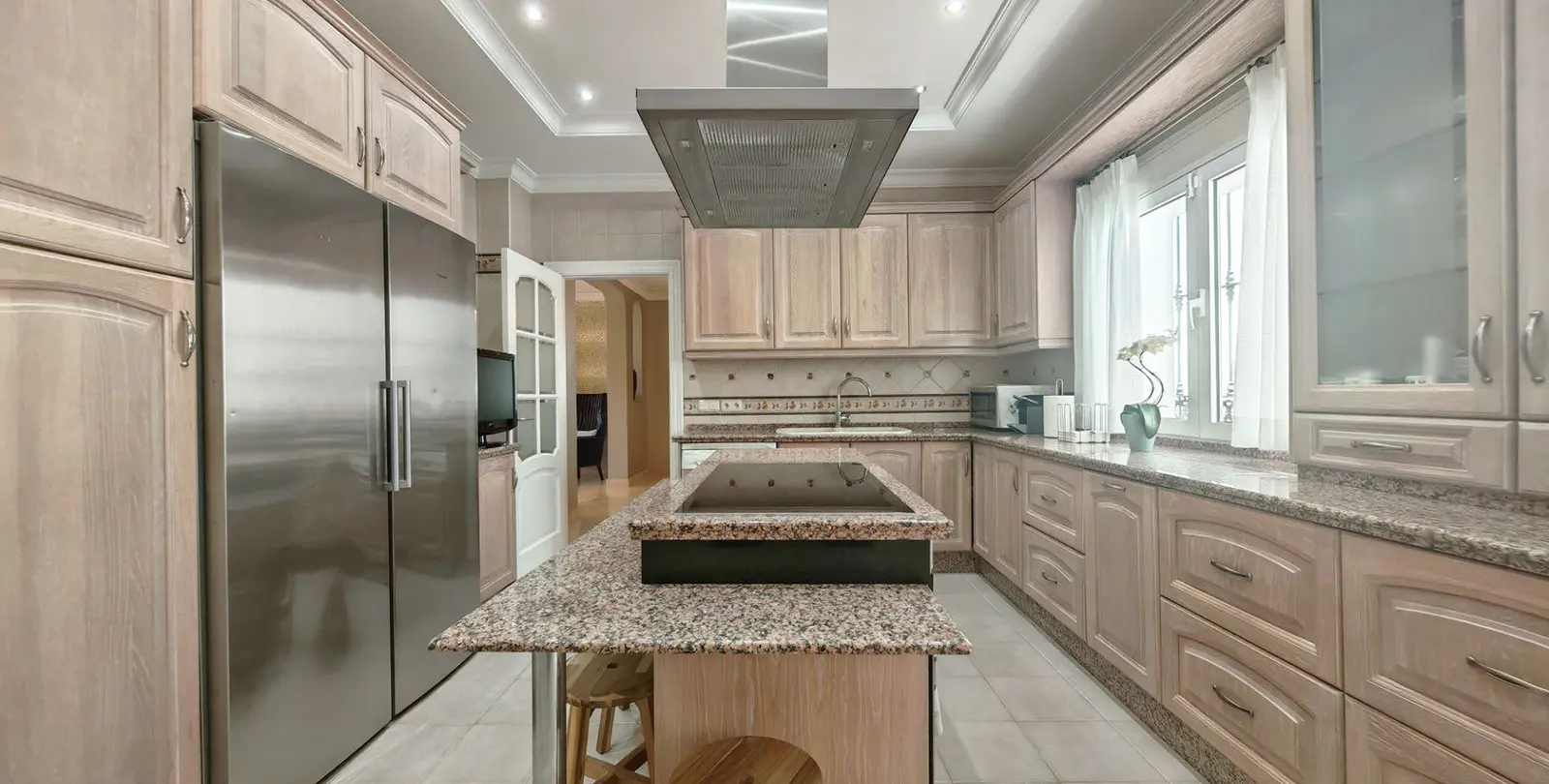 Sale of detached villa in Elviria 7