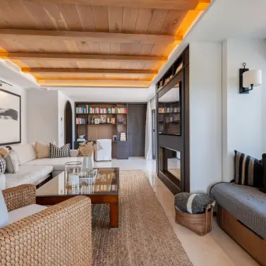 Venta de apartamento en planta media en The Golden Mile