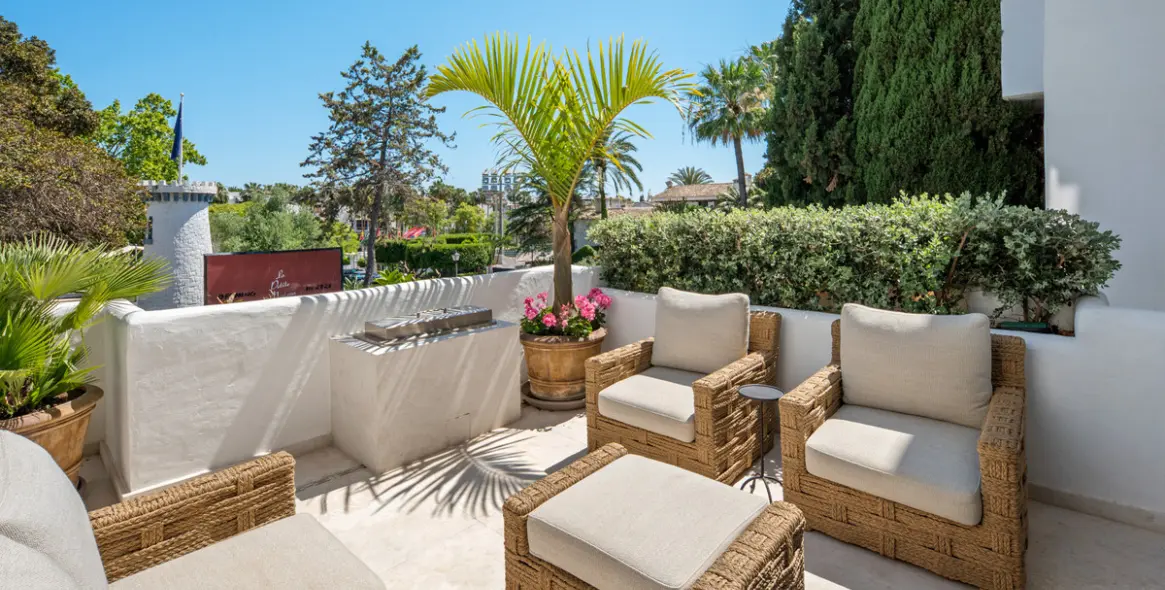 Venta de apartamento en planta media en The Golden Mile 6