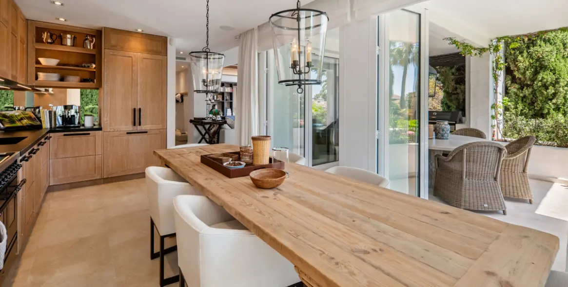 Venta de apartamento en planta media en The Golden Mile 7