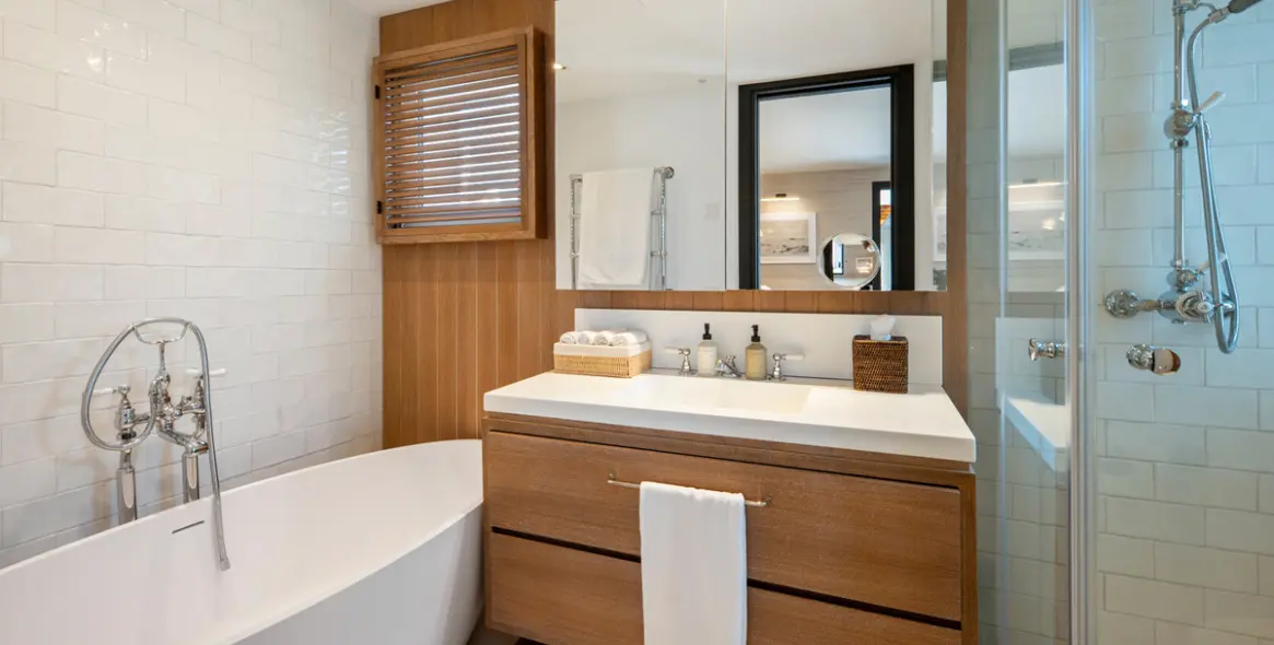 Venta de apartamento en planta media en The Golden Mile 18
