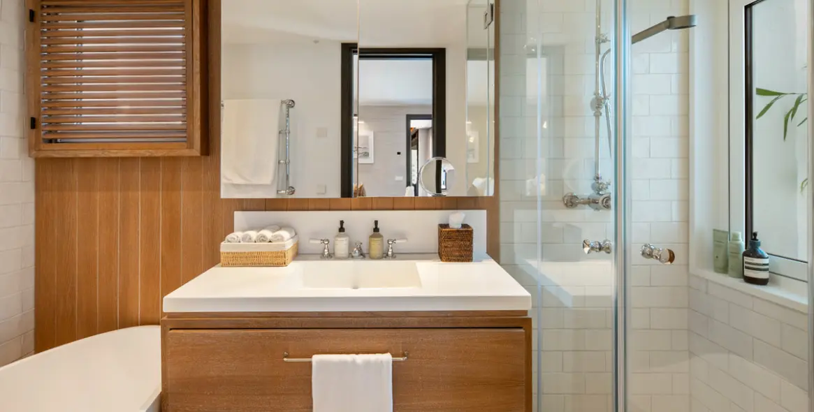 Venta de apartamento en planta media en The Golden Mile 19