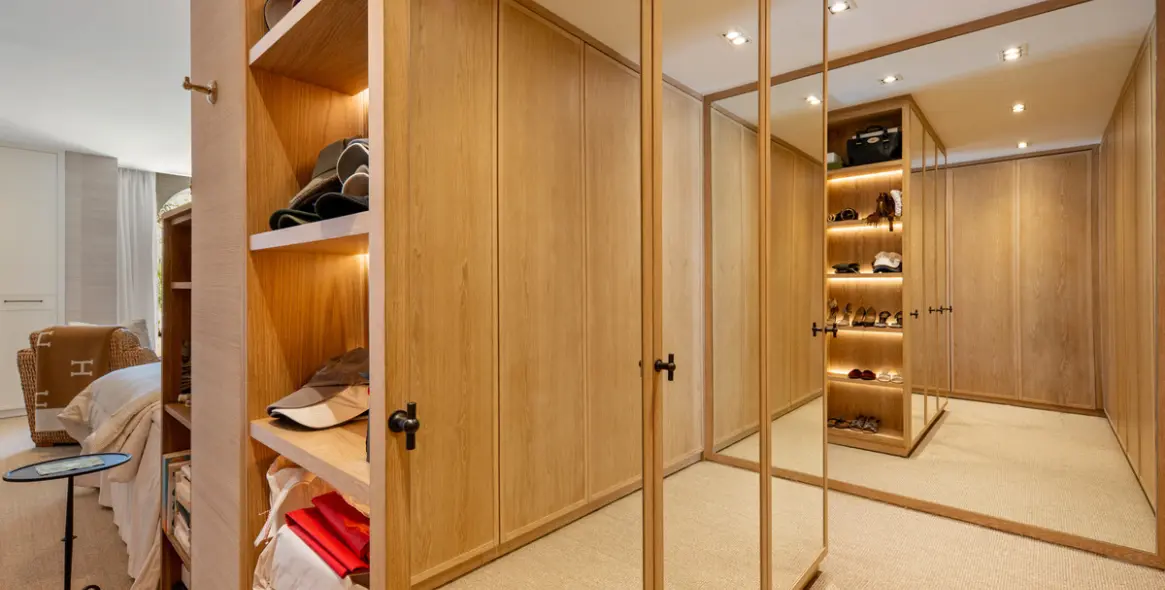 Venta de apartamento en planta media en The Golden Mile 20