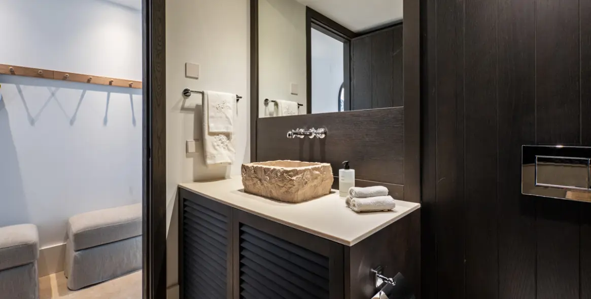Venta de apartamento en planta media en The Golden Mile 22