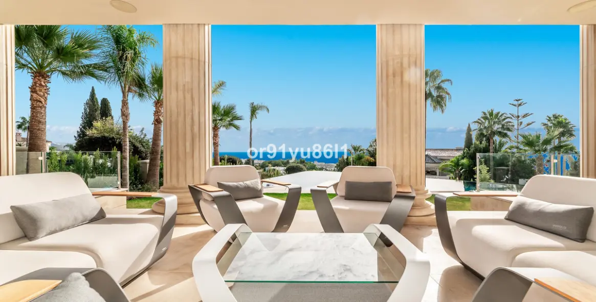 Venta de villa independiente en Sierra Blanca 2