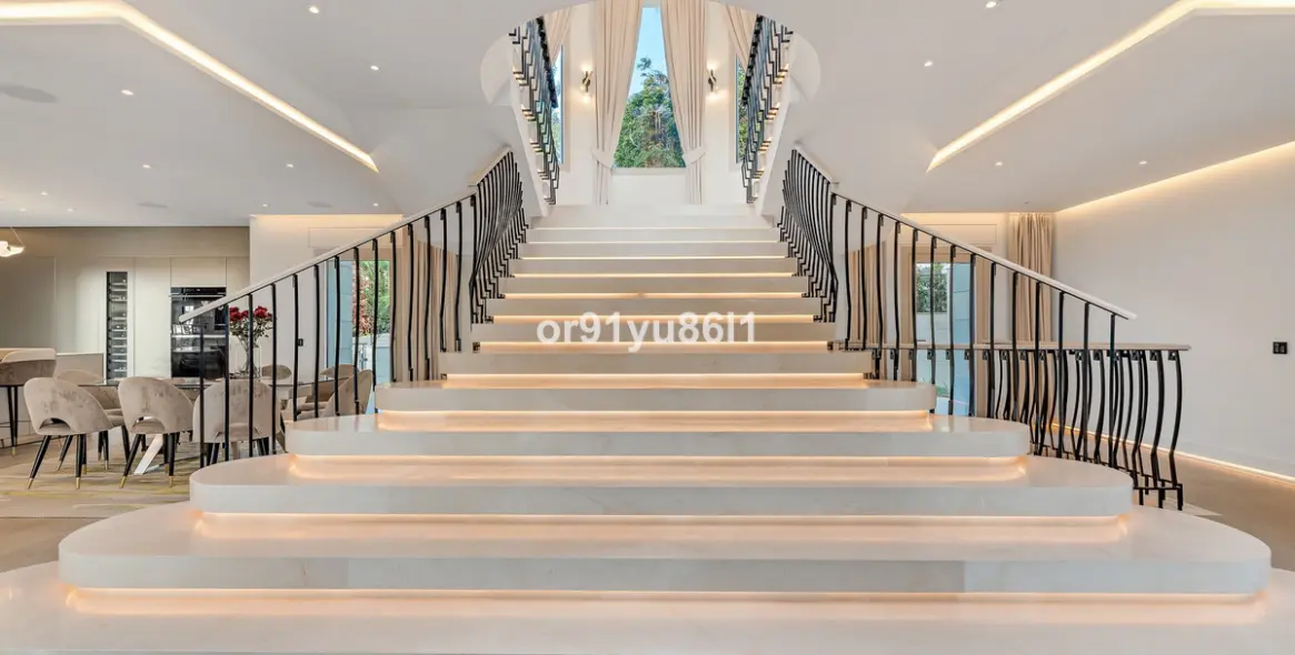 Venta de villa independiente en Sierra Blanca 3